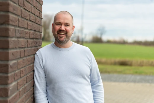 Sytze Notebomer, WordPress-specialist en eigenaar van DaDi Websites enzo, helpt bedrijven met het maken van professionele WordPress-websites.